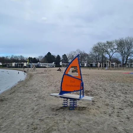 Bad Hoophuizen Miamari Nr Zuiderzee 12 *